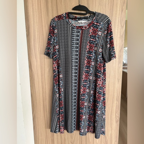 BCBGeneration Dress L arge Short Sleeve Soft Stretchy Patterned Colorful - Picture 2 of 6